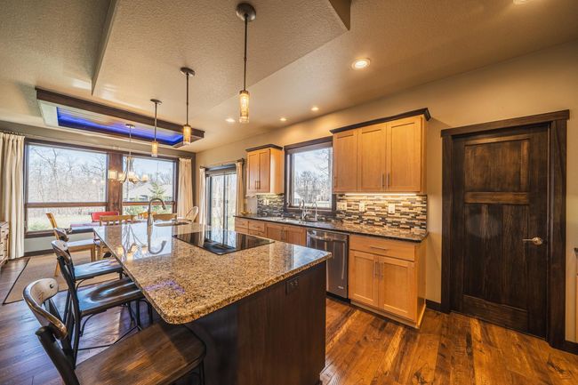 Kitchen with granite counters | Image 9