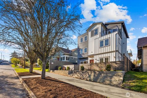 1004 N 48th St, Seattle, WA, 98103-6622 | Card Image