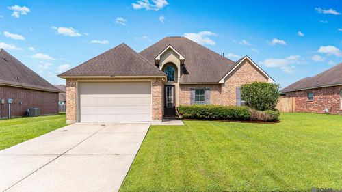 17634 Hoods Ridge Dr, Prairieville, LA, 70769-6064 | Card Image