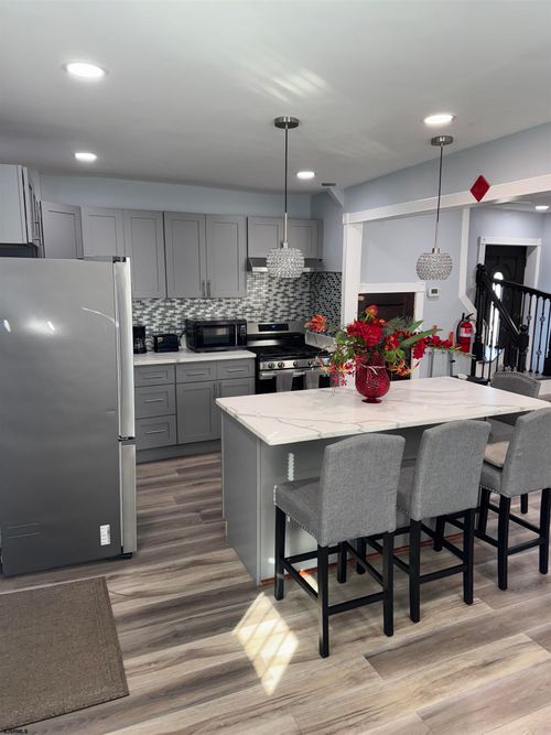 400 N Massachusetts Ave, Atlantic City, NJ, 08401-2726 | Card Image