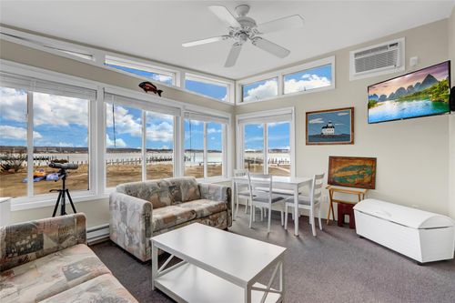 10-2500 Maple Ln, Greenport, NY, 11944-3005 | Card Image