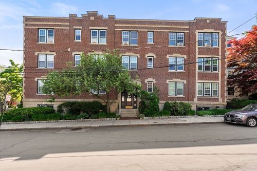 6-99 Perry St, Brookline, MA, 02446-6938 | Card Image