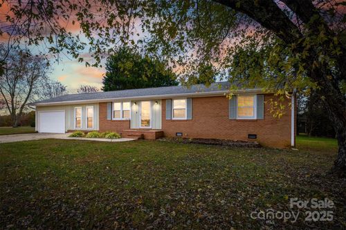 4734 Ike Starnes Rd, Granite Falls, NC, 28630-8359 | Card Image