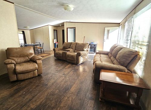 106 W Union St, Eagle Lake, TX, 77434-1323 | Card Image