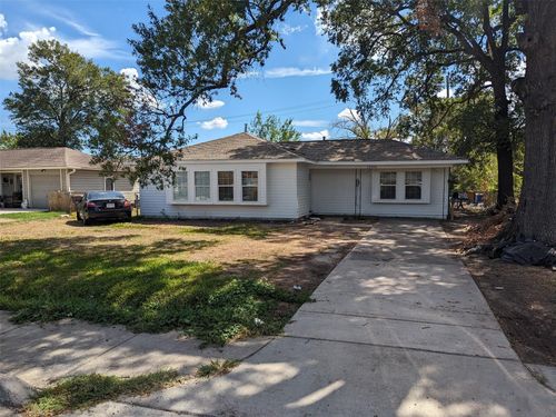 13306 Indianapolis St, Houston, TX, 77015-3621 | Card Image
