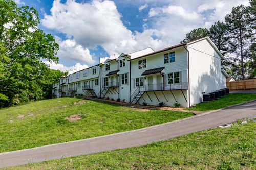 400 Gallery Ln, Hixson, TN, 37343-3867 | Card Image