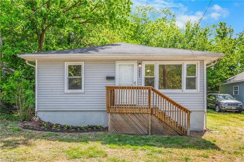 2047 Urban St, Winston Salem, NC, 27107-2214 | Card Image