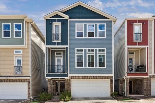 2105 Bidwell Dr, Houston, TX, 77018-1490 | Card Image