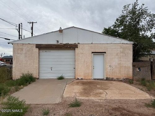 310 W First St, Winslow, AZ, 86047-3402 | Card Image