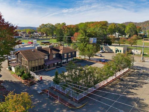 661 3rd St, New Martinsville, WV, 26155-1401 | Card Image