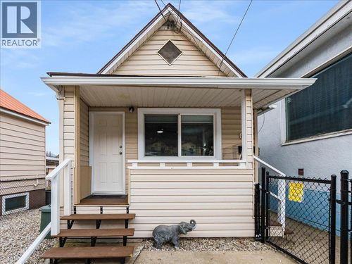 1911 Second Ave, Trail, BC, V1R1N1 | Card Image