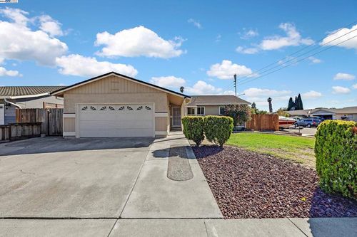 5603 Wintergreen Dr, Newark, CA, 94560-4836 | Card Image