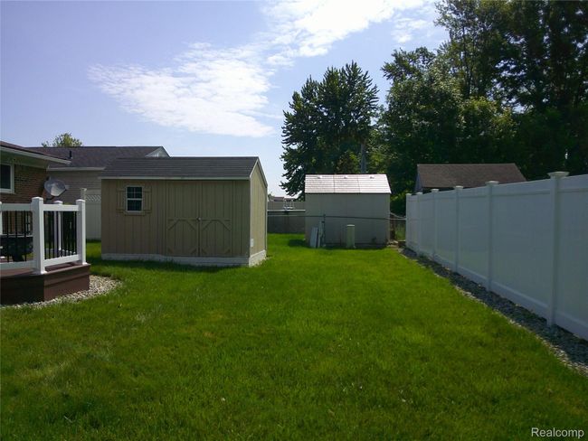 Privacy Fence and Back Yard.JPG | Image 4