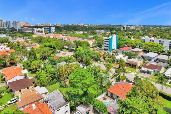 2462 Sw 22 Nd Ter, House other with 3 bedrooms, 2 bathrooms and null parking in Miami FL | Image 37