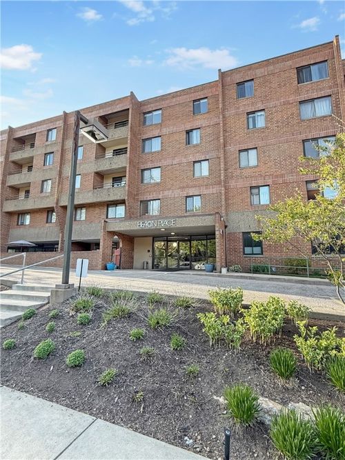 apt-417-5715 Beacon St, Squirrel Hill, PA, 15217-2028 | Card Image