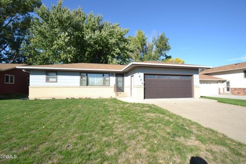 1600 N 20th St, Bismarck, ND, 58501-2922 | Card Image