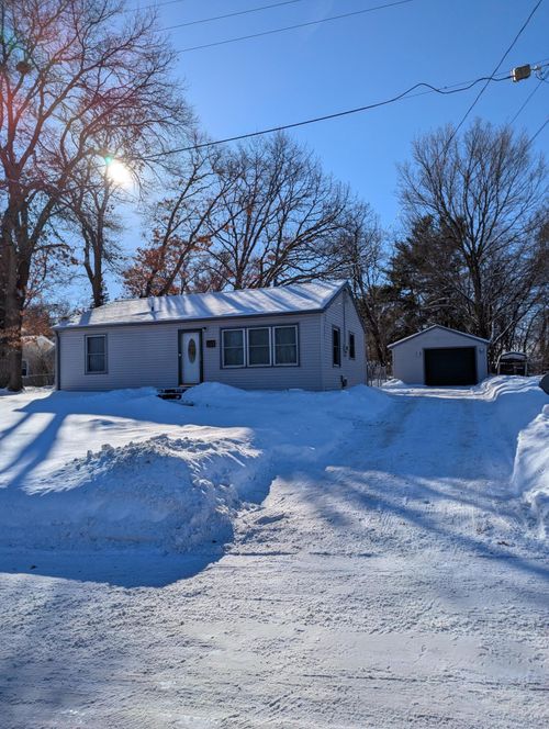 35 West Rd, Circle Pines, MN, 55014-1623 | Card Image