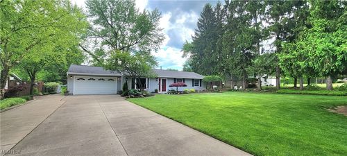 796 Chenook Trl, Macedonia, OH, 44056-1632 | Card Image