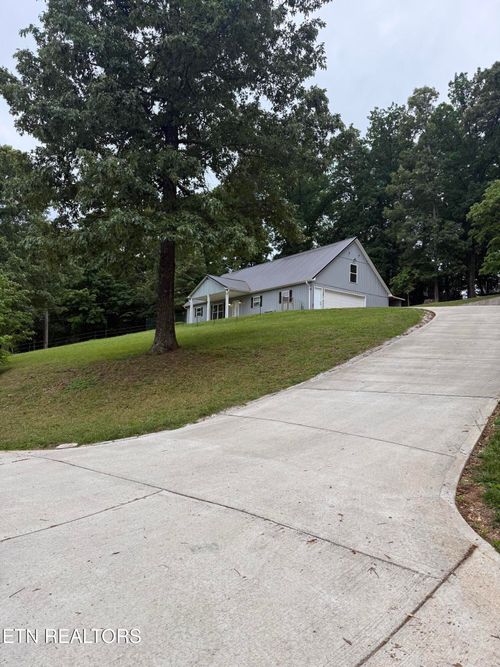 525 Canton Hollow Rd, Knoxville, TN, 37934-4146 | Card Image