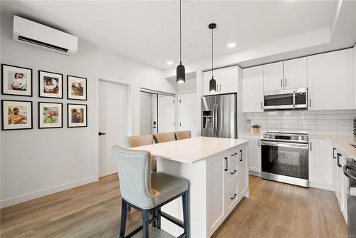 412-2461 Gateway Rd, Langford, BC, V9B6M6 | Card Image