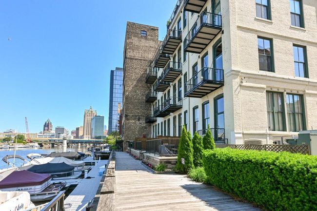 206 - 205 N Water Street, Condo with 2 bedrooms, 2 bathrooms and null parking in Milwaukee WI | Image 32
