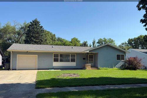 811 W 10th St, Spencer, IA, 51301-3137 | Card Image