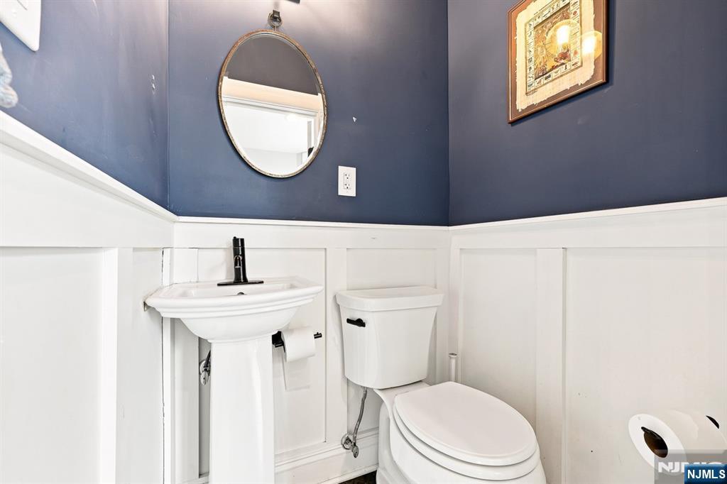 Residential Lease in Montclair 4