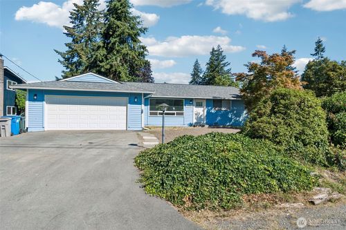 17720 Se 261st St, Covington, WA, 98042-8330 | Card Image