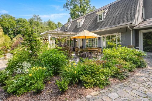 16 Fox Hollow Ln, Garrison, NY, 10524-3652 | Card Image