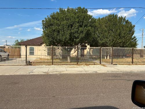 369 Herrera Dr, Eagle Pass, TX, 78852-6778 | Card Image