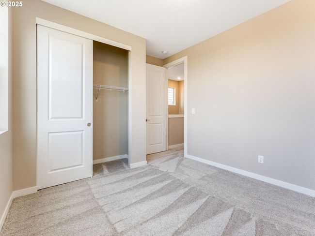 8431 Se Blanton St, House attached with 3 bedrooms, 3 bathrooms and 2 parking in Hillsboro OR | Image 13