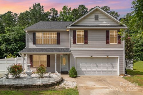 10816 Pointer Ridge Dr, Charlotte, NC, 28214-1071 | Card Image