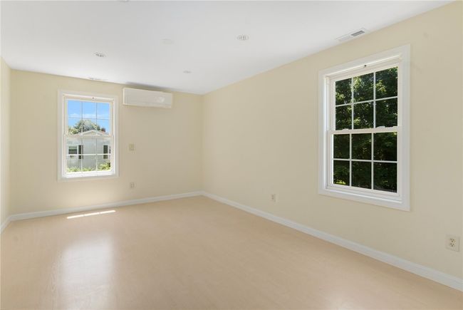 208 W View Rd, House other with 4 bedrooms, 3 bathrooms and 4 parking in Middletown RI | Image 5