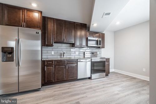 c-421 N 39th St, PHILADELPHIA, PA, 19104-4611 | Card Image