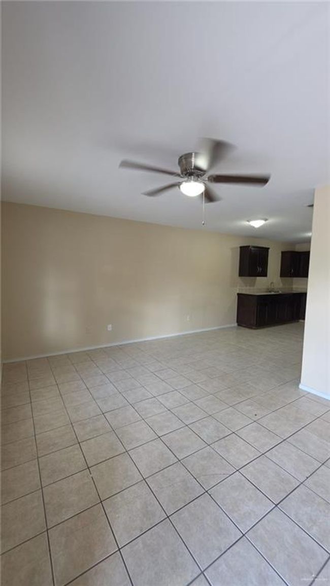 118 E Brazil Ave, Condo with 2 bedrooms, 1 bathrooms and null parking in Hidalgo TX | Image 12