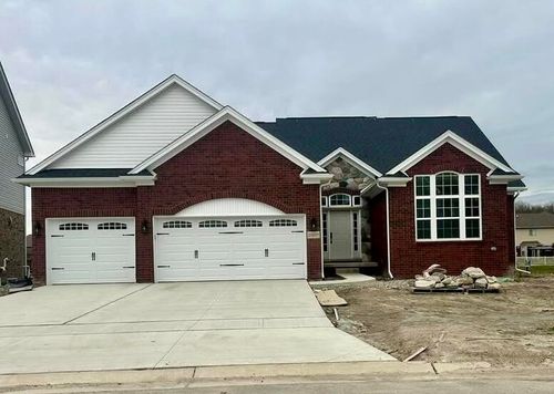 20057 Fountain View Ln, Brownstown Twp, MI, 48183-1157 | Card Image