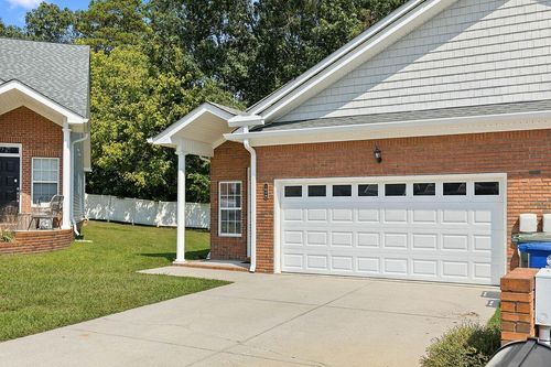 1038 Grey Oaks Ln, Chattanooga, TN, 37421-4366 | Card Image