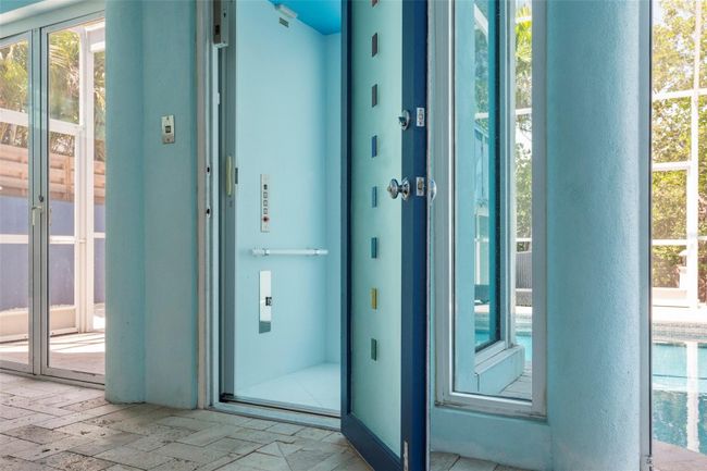 The private elevator. | Image 31