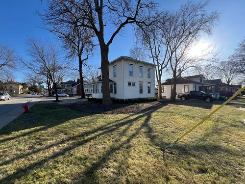 2-301 Main St, Barrington, IL, 60010-4225 | Card Image