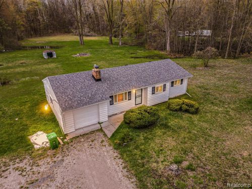 13915 Oakville Waltz Road, London Twp, MI, 48191 | Card Image