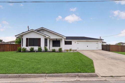 2964 Vista Pkwy, New Braunfels, TX, 78130-7051 | Card Image