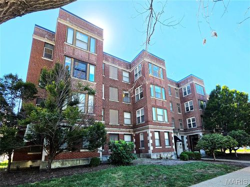 303-5696 Kingsbury Ave, Saint Louis, MO, 63112-1869 | Card Image