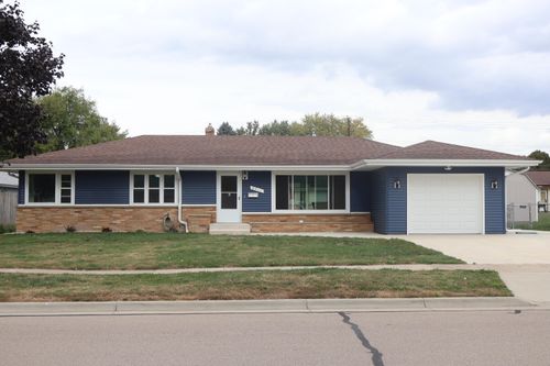 2711 Hyacinth Ave, Janesville, WI, 53545-1352 | Card Image