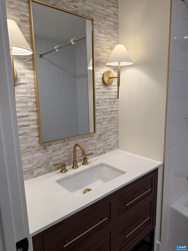 106 Perry Dr, House attached with 2 bedrooms, 1 bathrooms and null parking in CHARLOTTESVILLE VA | Image 21