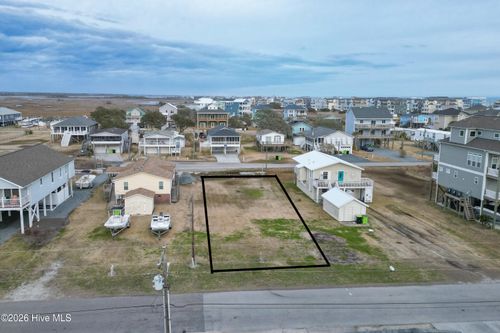 7026 7th St, Surf City, NC, 28445-8644 | Card Image