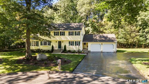 25 Wagon Hill Ln, Avon, CT, 06001-2419 | Card Image