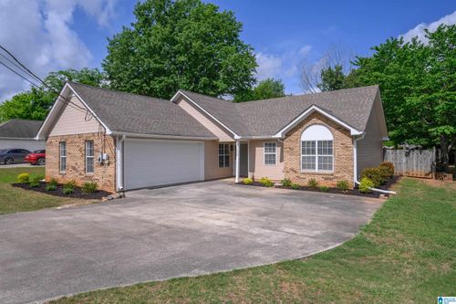 1628 Eastern Valley Rd, BESSEMER, AL, 35022-8303 | Card Image
