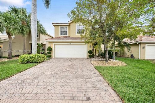 7841-7841 Jewelwood Dr, Boynton Beach, FL, 33437-7541 | Card Image
