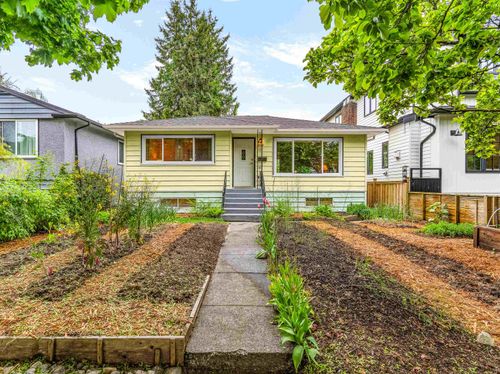 2578 E 15th Avenue, Vancouver, BC, V5M2K1 | Card Image