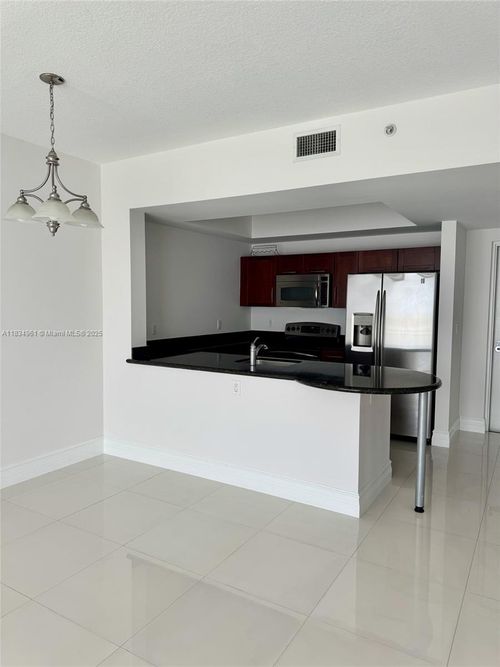 c413-7275 Sw 90th St, Miami, FL, 33156-8306 | Card Image